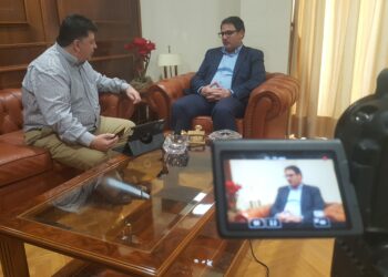 dolores-joaquin-hernandez-recibe-a-angel-director-aqui-marzo-2019