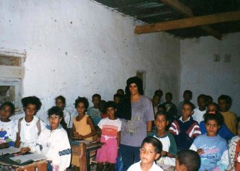 elche-angela-carrillo-en-una-visita-a-un-campamento-saharaui-agosto-2019