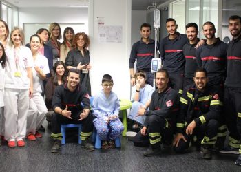 elche-bomberos-visita-hospital-diciembre-2019-2
