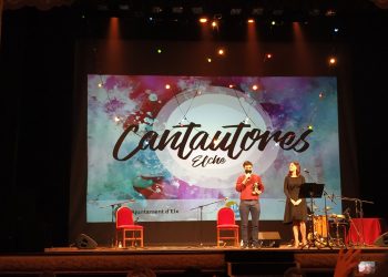 El cantante gaditano Fernando Macías gana el certamen de cantautores de Elche