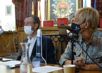 El Ayuntamiento rinde homenaje a trece parejas que celebran sus bodas de oro