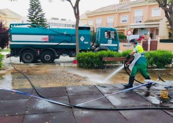 Elche inicia la apertura de juegos infantiles y calistenia tras su desinfección