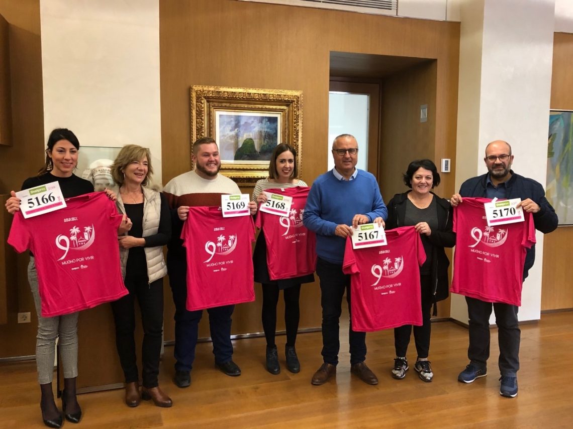 elche-entrega-camiseta-y-dorsal-carrera-contra-el-cancer-de-mama-noviembre-2019-2