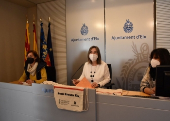 Cerca de 600 estudiantes de colegios e institutos ilicitanos se benefician ya de ‘Fem Escola’