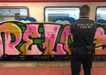 elche-grafitis-en-el-ave-octubre-2019