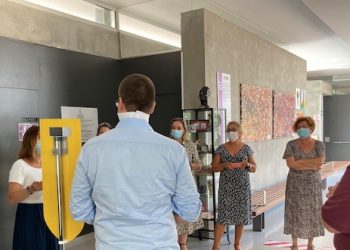 Mariano Valera ha visitado el Centro de la Asociación de Familiares de Personas con Alzheimer