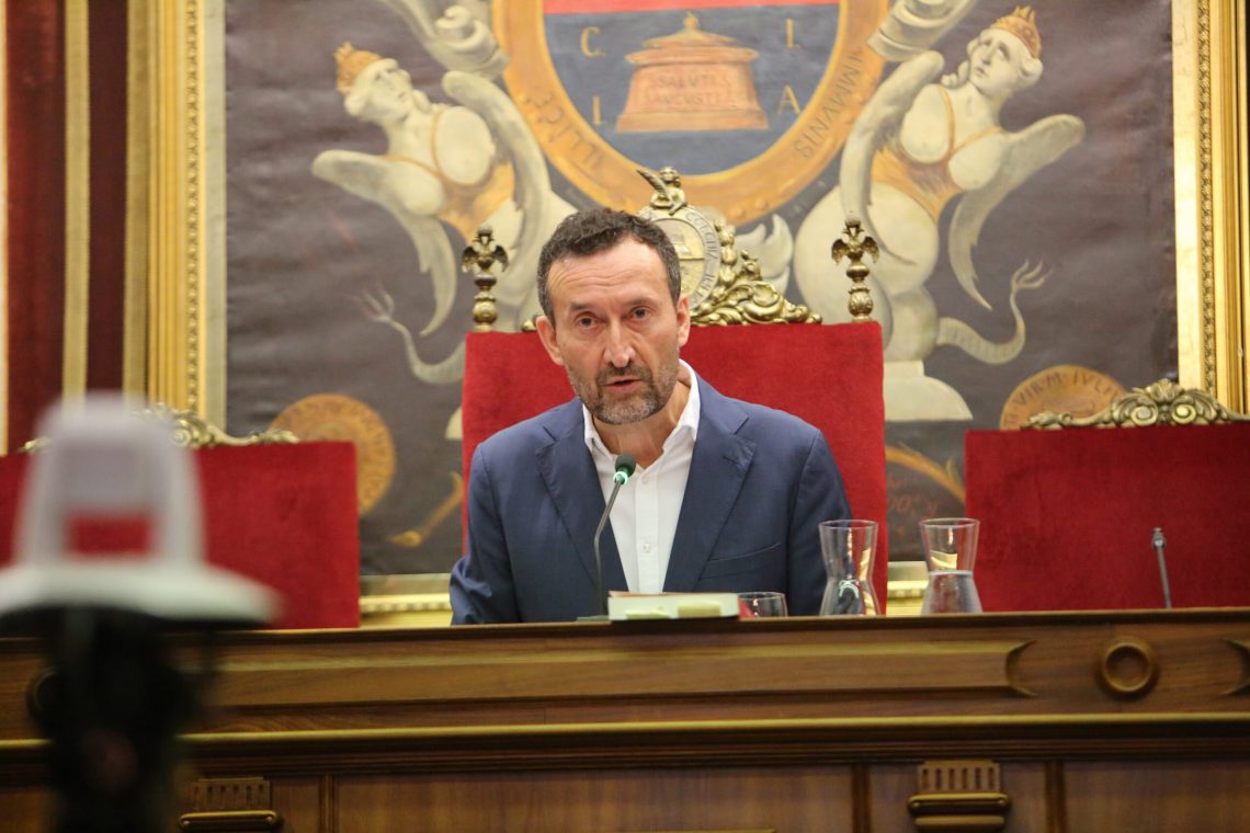 El Pleno acuerda la redacción de un plan de apoyo a la hostelería y el comercio