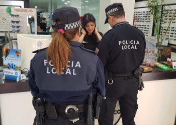 elche-policia-asesorando-comerciantes-diciembre-2019-2