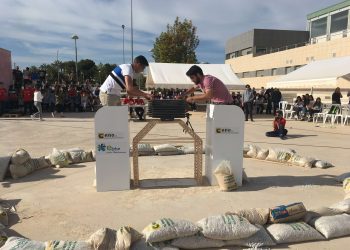 elche-puente-jorge-poniendo-placas-peso-concurso-mayo-2019