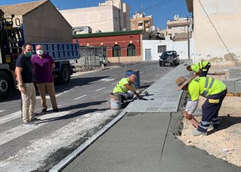 Elche inicia el plan de renovación de aceras en pedanías dotado de un millón de euros