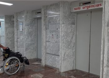 El Hospital General de Elche invertirá más de 1 millón de euros en la renovación de sus ascensores