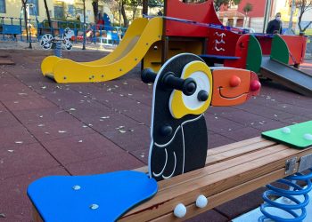 El Ayuntamiento de Elche sigue con su plan de modernización de los juegos infantiles