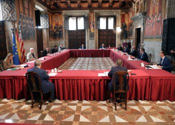 El alcalde de Elche plantea utilizar el superávit municipal para impulsar la reconstrucción económica en la Comunidad Valenciana