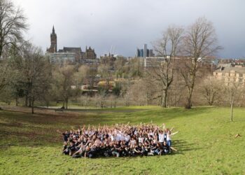 elche-umh-alumnos-asistentes-conferencia-practicas-internacionales-abril-2019