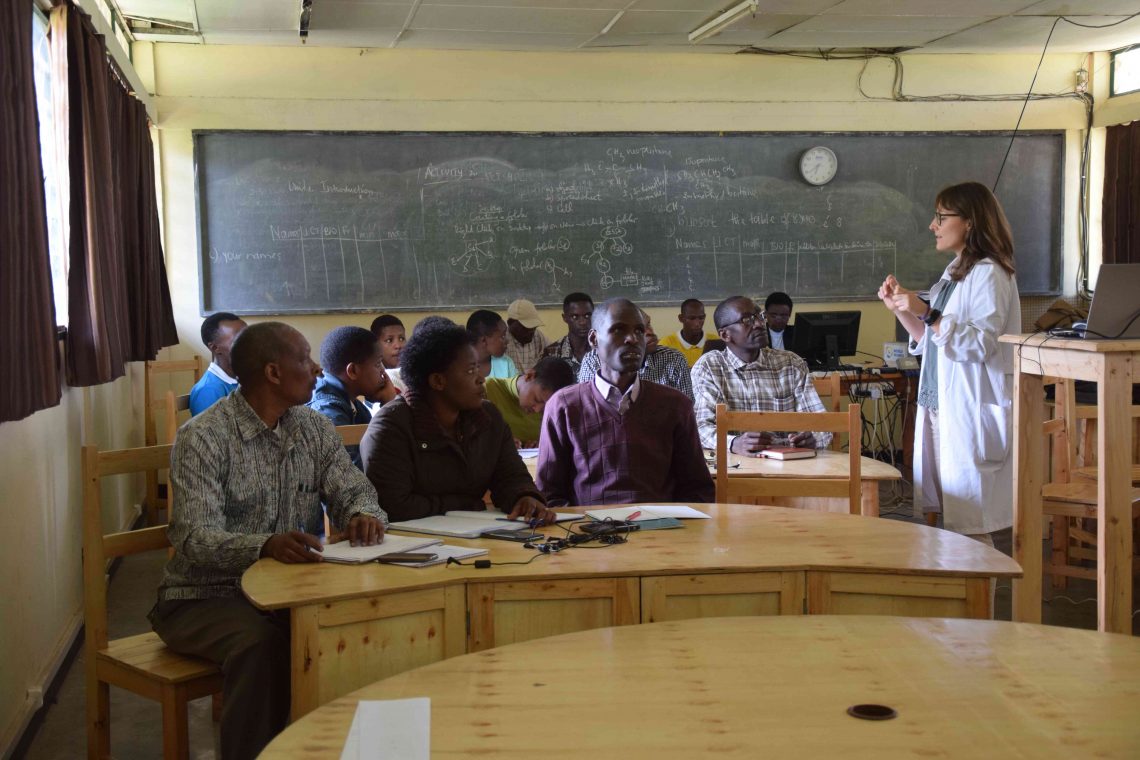 elche-umh-ruanda-radio-escolar-julio-2019