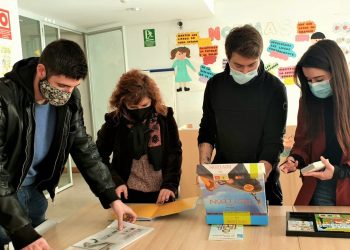 Alumnos de Integración Social de CIPFP Valle de Elda visitan la Biblioteca Alberto Navarro