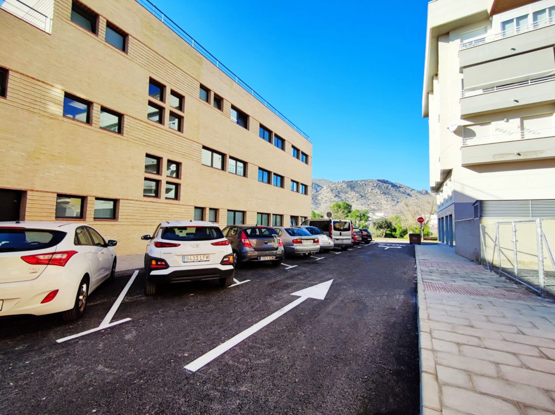 Elda finaliza la construcción de un aparcamiento público anexo al centro de salud Marina Española