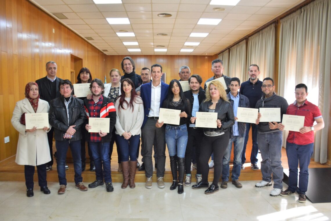 elda-entrega-diplomas-escuela-acogida-marzo-2019