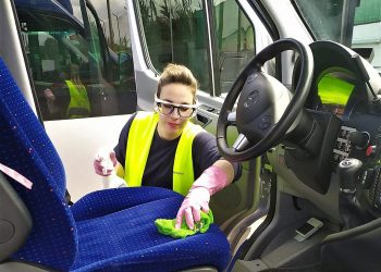 elda-limpieza-bus-covid-10-abril-2020-2