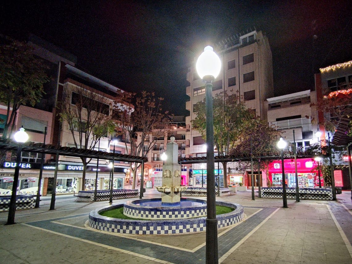 Elda instala luminarias de tipo LED en la Plaza Sagasta y el parque Adolfo Suárez