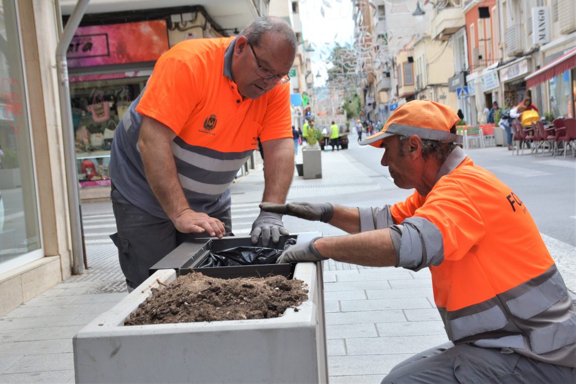 elda-papeleras-en-jardineras-mayo-2019