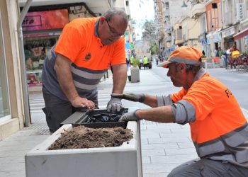 elda-papeleras-en-jardineras-mayo-2019