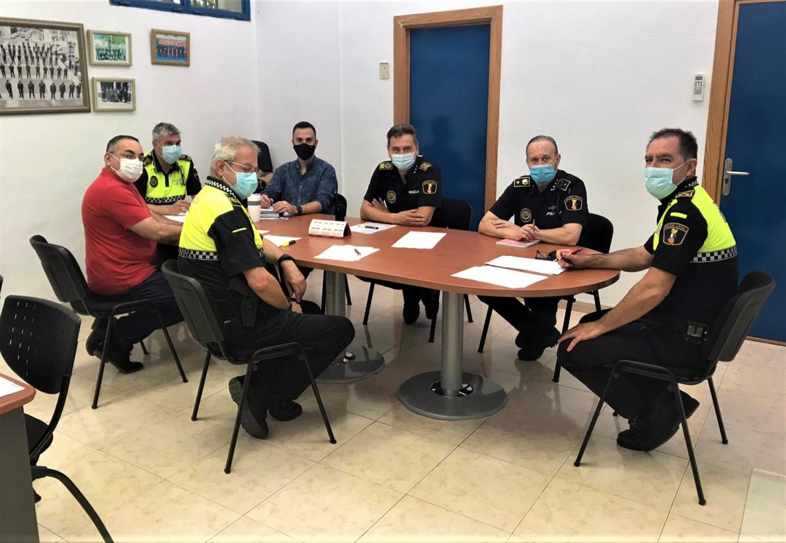 Elda y Petrer constituyen la Comisión de Tráfico, para coordinar las actuaciones en regulación de la movilidad