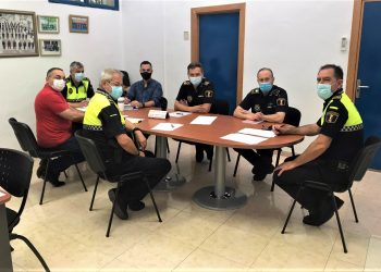 Elda y Petrer constituyen la Comisión de Tráfico, para coordinar las actuaciones en regulación de la movilidad