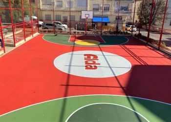 Elda concluye la remodelación de la pista multideportiva de la calle Plutón