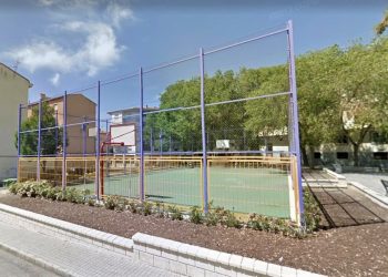 Elda invierte más de 18.000 euros en la remodelación de la pista multideportiva de la calle Plutón