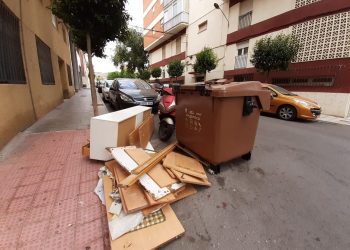 Elda retira más de 320 colchones de la vía pública en el último mes