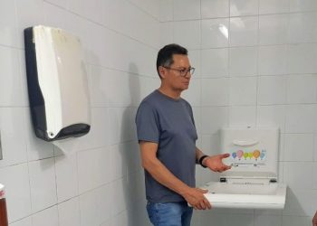 El Ayuntamiento moderniza los aseos y los vestuarios del Mercado de San Francisco