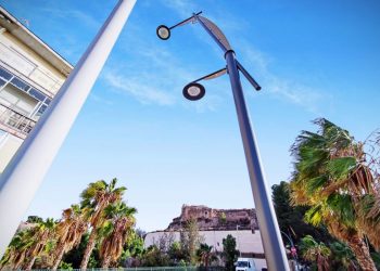El Ayuntamiento de Elda renueva el alumbrado del Puente de la Estación