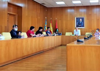 Elda propone la creación de una comisión de seguimiento del mercadillo