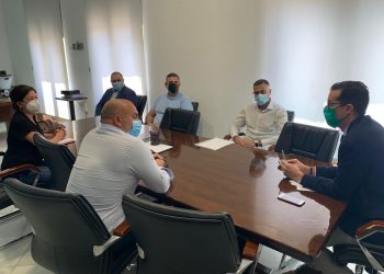 El alcalde de Elda respalda al personal de la contrata de mantenimiento del Hospital de Elda