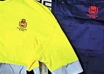 Elda adjudica a una empresa local el suministro del vestuario laboral de la plantilla municipal