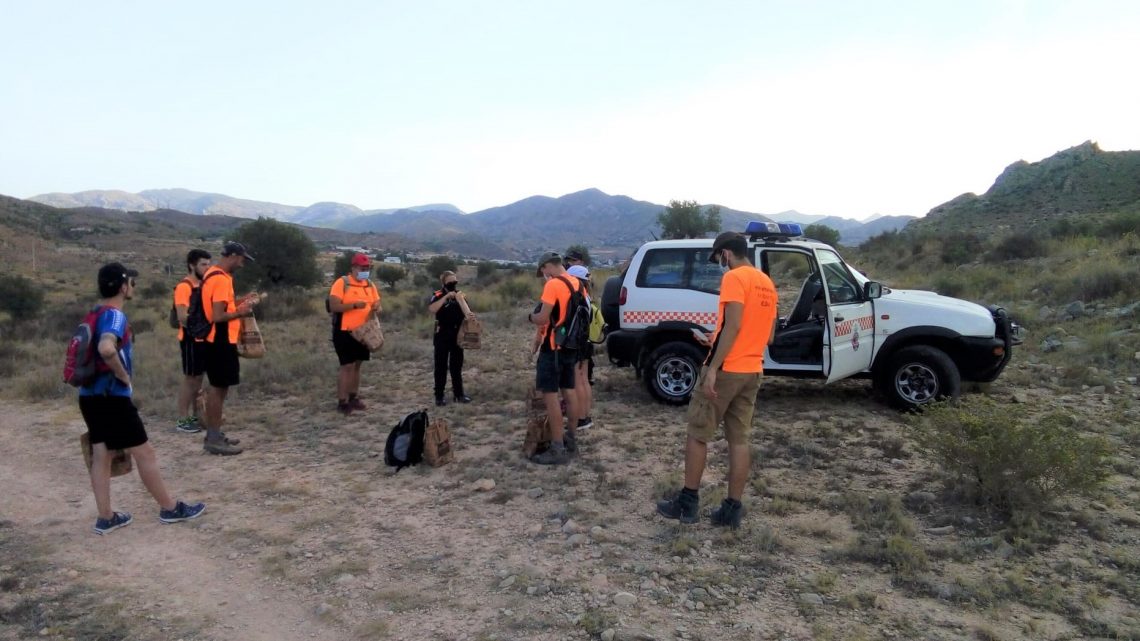 El voluntariado ambiental de Elda continúa su actividad en agosto