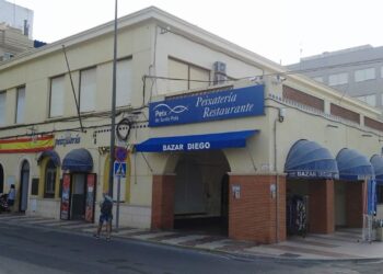 «El Ayuntamiento ya no puede poseer la concesión de los puestos de la lonja»