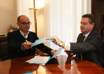 firma-catedra-agua-ua-francisco-saez-diputado-ciclo-hidrico-y-manuel-palomar-rector