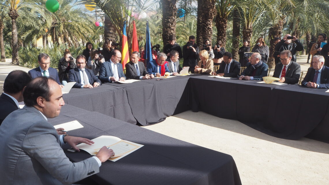 firma-protección-palmerales-orihuela-enero-2019.