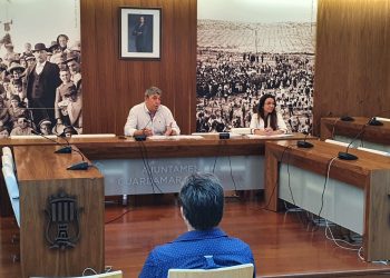 guardamar-ayuntamiento-reunion-con-mercaderes-mayo-2020