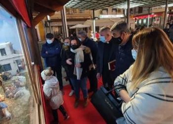 La Asociación de Belenistas presenta un año más el Belén municipal en Guardamar del Segura