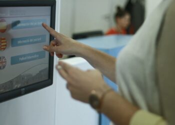 hospitales-pantallas-tactiles-abril-2019-1