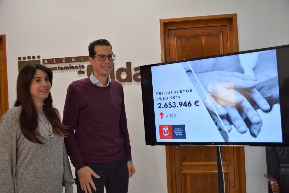 inversion-imss-ruben-alfaro-alcalde-y-alba-garcia-concejala-servicios-sociales-ayuntamiento-elda