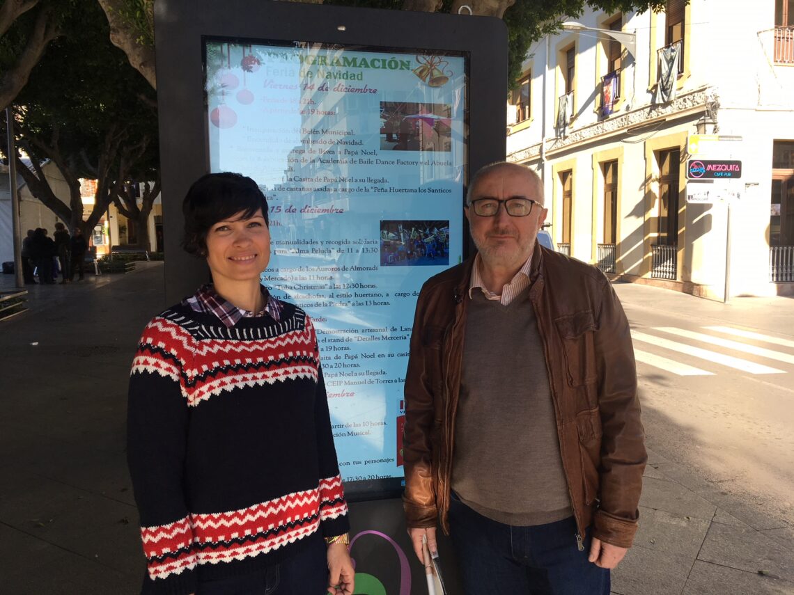 jose-antonio-latorre-concejal-fomento-y-turismo-y-almudena-albentosa-concejala-fiestas-ayuntamiento-almoradi