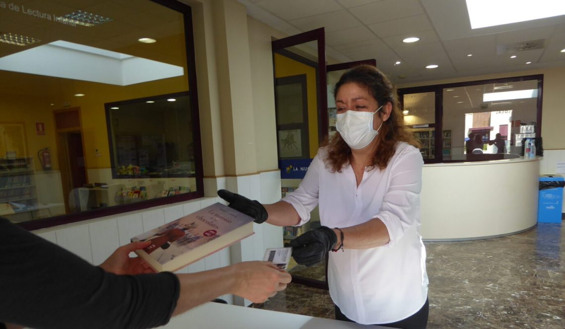 Las Bibliotecas realizan 91 préstamos de libros durante su primera semana de servicio