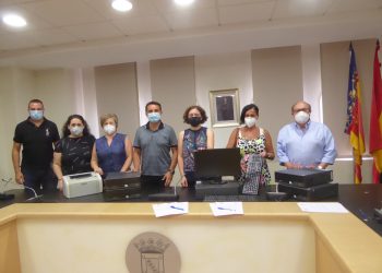 El Ayuntamiento de La Nucía dona ordenadores a las AMPAS