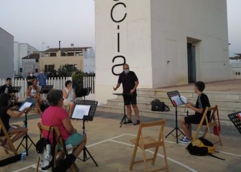 La Unió Musical retoma sus ensayos al aire libre