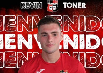 El CF La Nucía ficha un central irlandés con experiencia en Premier League