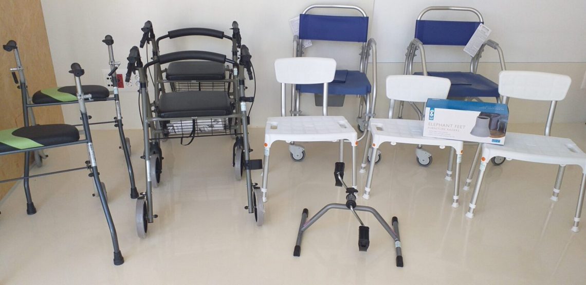 Nueva donación de material ortopédico de la Asociación de Jubilados de La Nucía